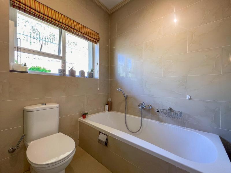 4 Bedroom Property for Sale in Hout Bay Western Cape